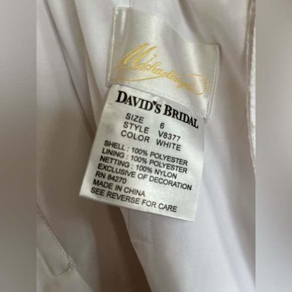 NWT- David’s Bridal Michelangelo White Beaded A-Line Halter Satin Gown (Size 6) - Picture 15 of 16